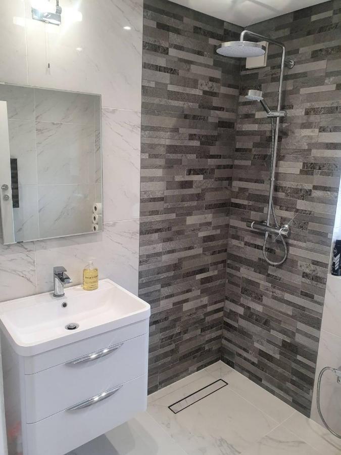 Beautiful Guest Rooms, Free Parking, 30Min Heathrow, 40Min Wembley, 60Min Central London 그린포드 외부 사진