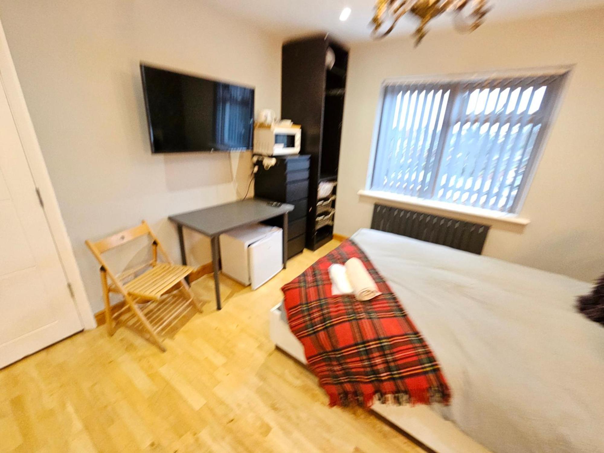 Beautiful Guest Rooms, Free Parking, 30Min Heathrow, 40Min Wembley, 60Min Central London 그린포드 외부 사진